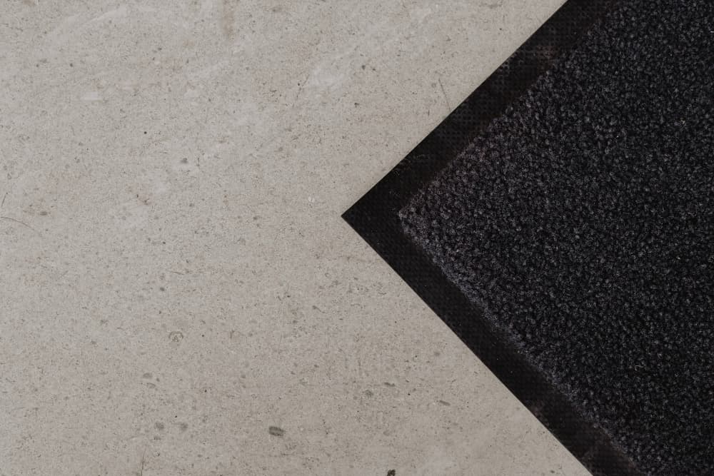 Tapete absorvente industrial: vale o investimento?